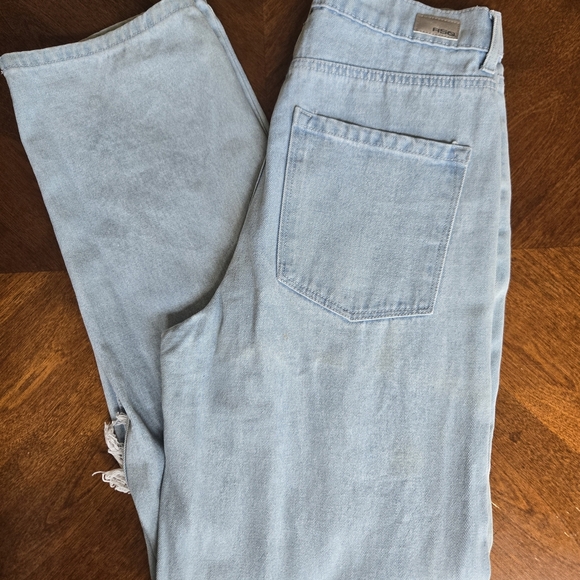 RSQ Women's Light Blue Distressed Baggy Jeans. Size 27 - Picture 4 of 14